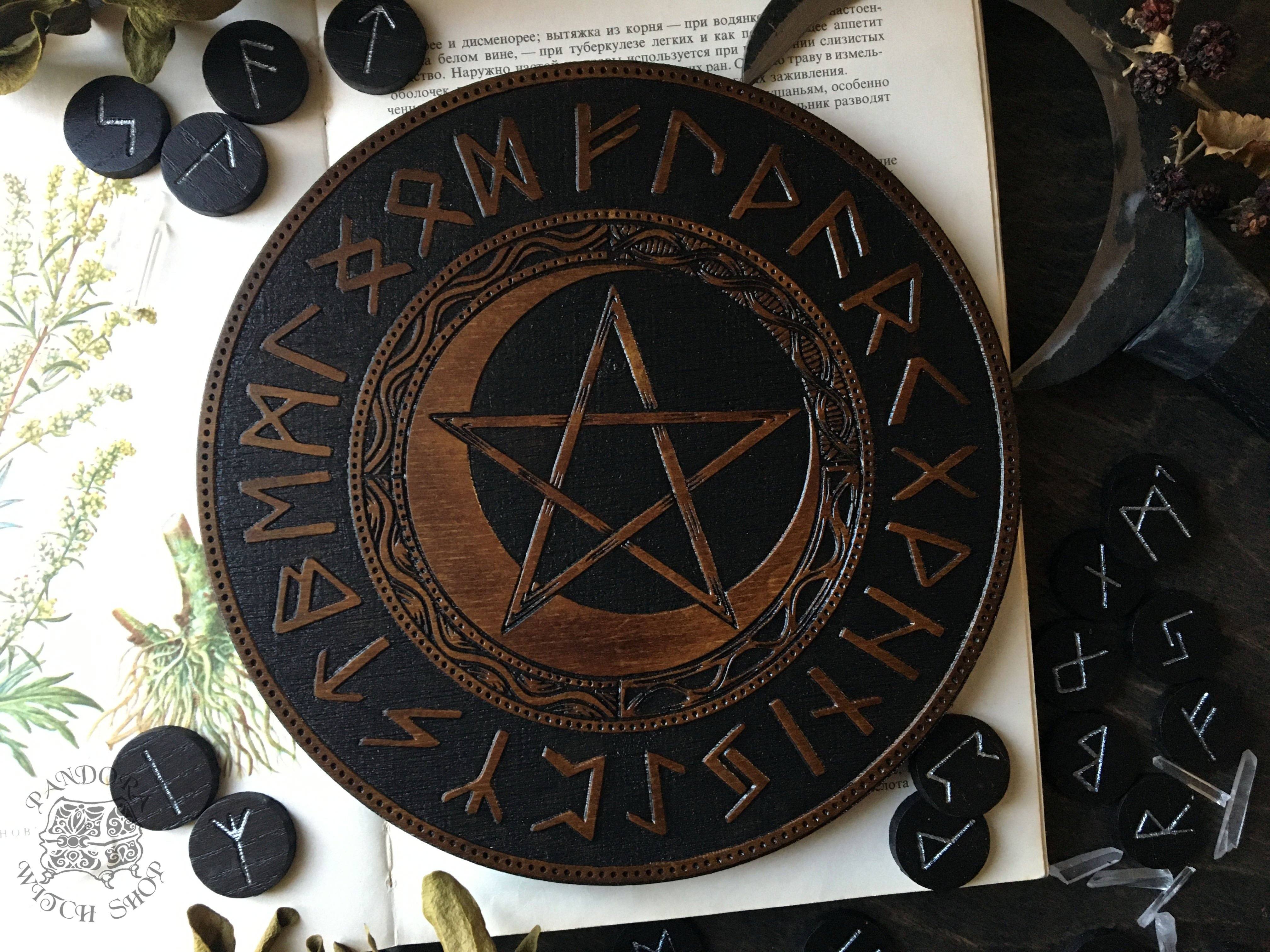 Elder Futhark Runes - PentaMoon - Black\Oak