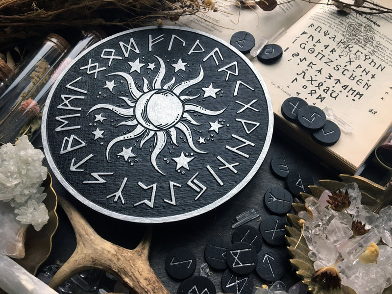 Elder Futhark Runes - Sun - Black\Silver