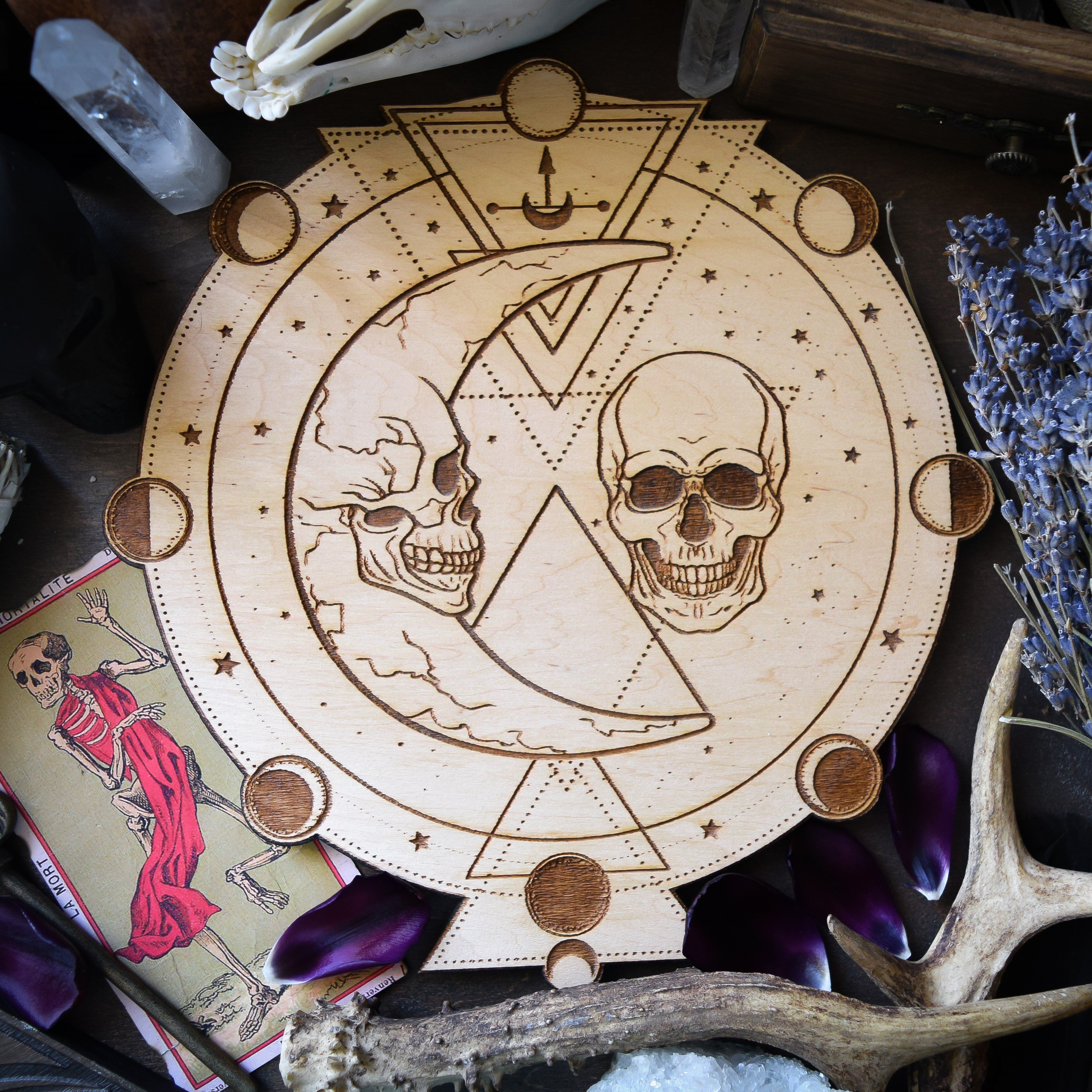 Moon Skull - Altar Pentacle - Natural