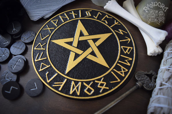 Pentagram And Elder Futhark  - Altar Pentacle - Black\Gold