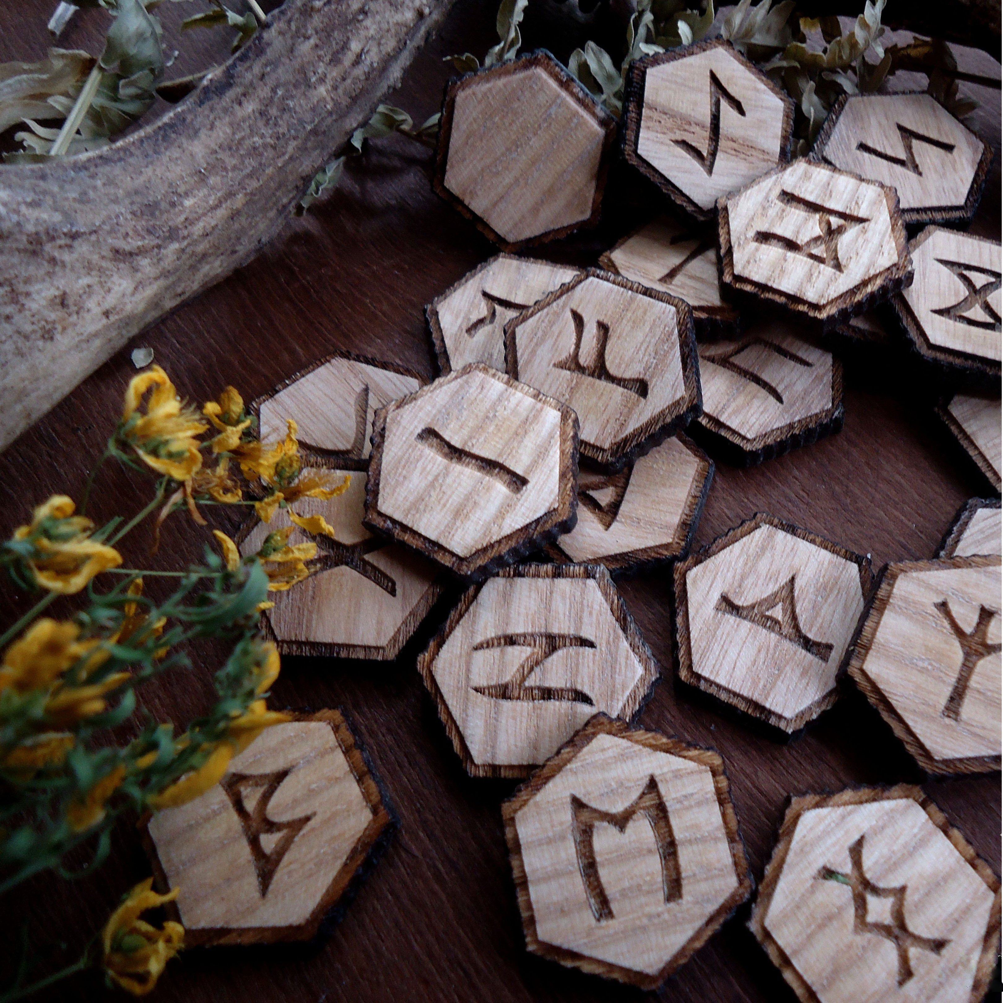 Rune - Elder Futhark, Runes, Ash Wood + Blank Rune