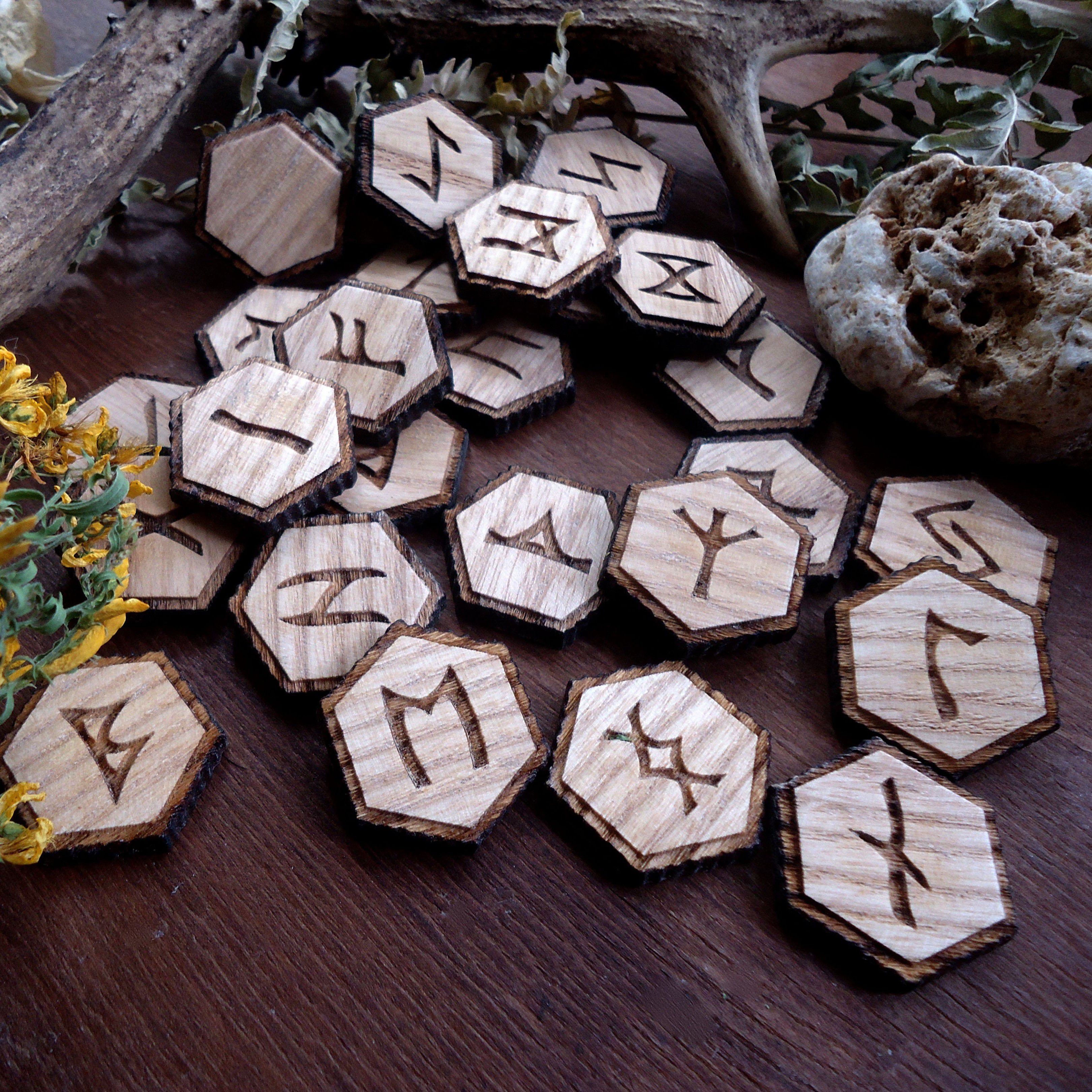 Runes Elder Futhark - Ash wood – Pandora Witch Shop