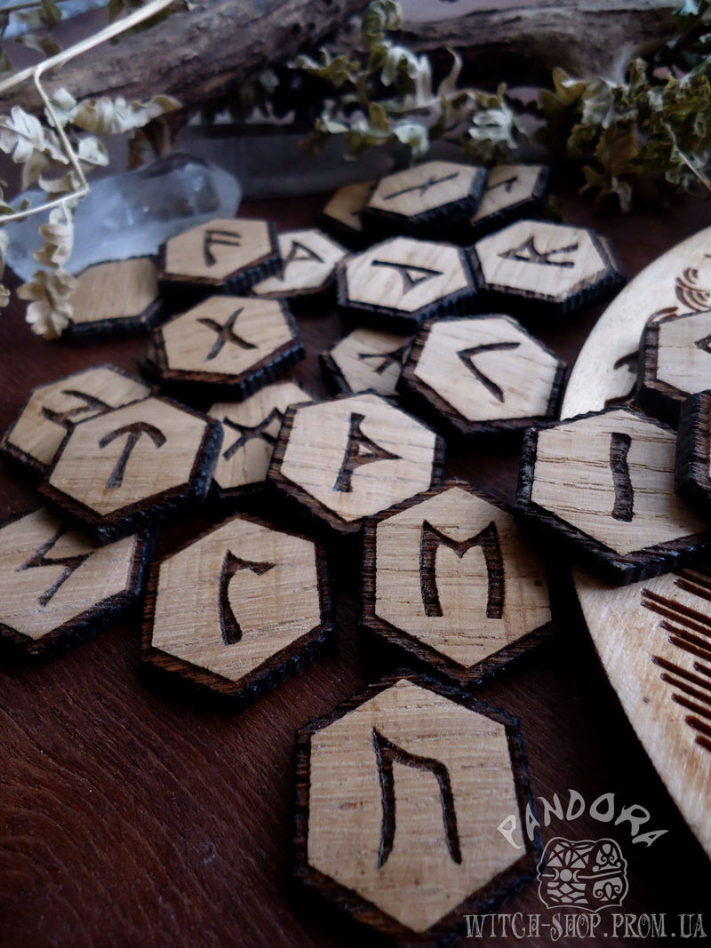 Rune - Elder Futhark, Runes, Oak Wood + Blank Rune