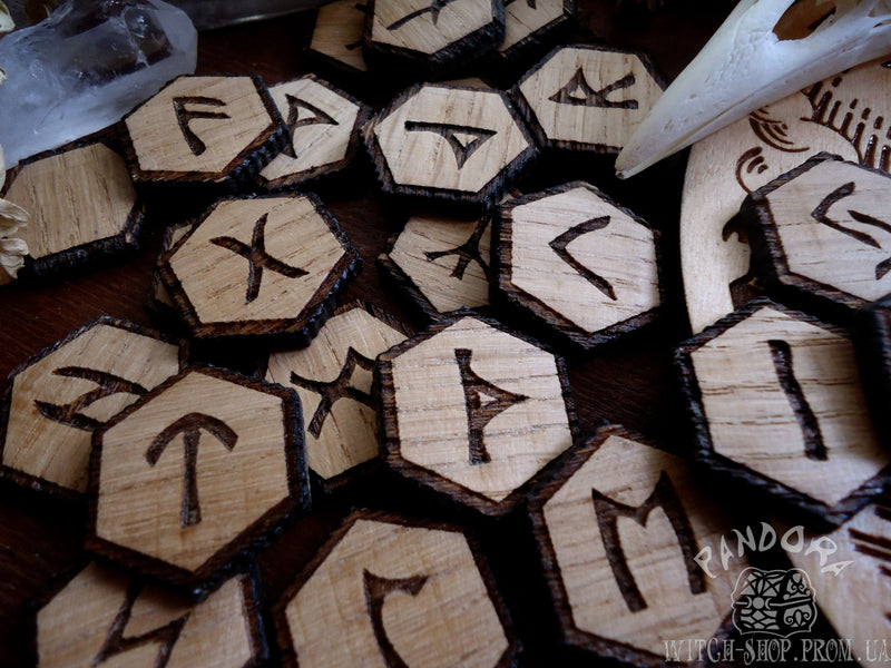 Rune - Elder Futhark, Runes, Oak Wood + Blank Rune