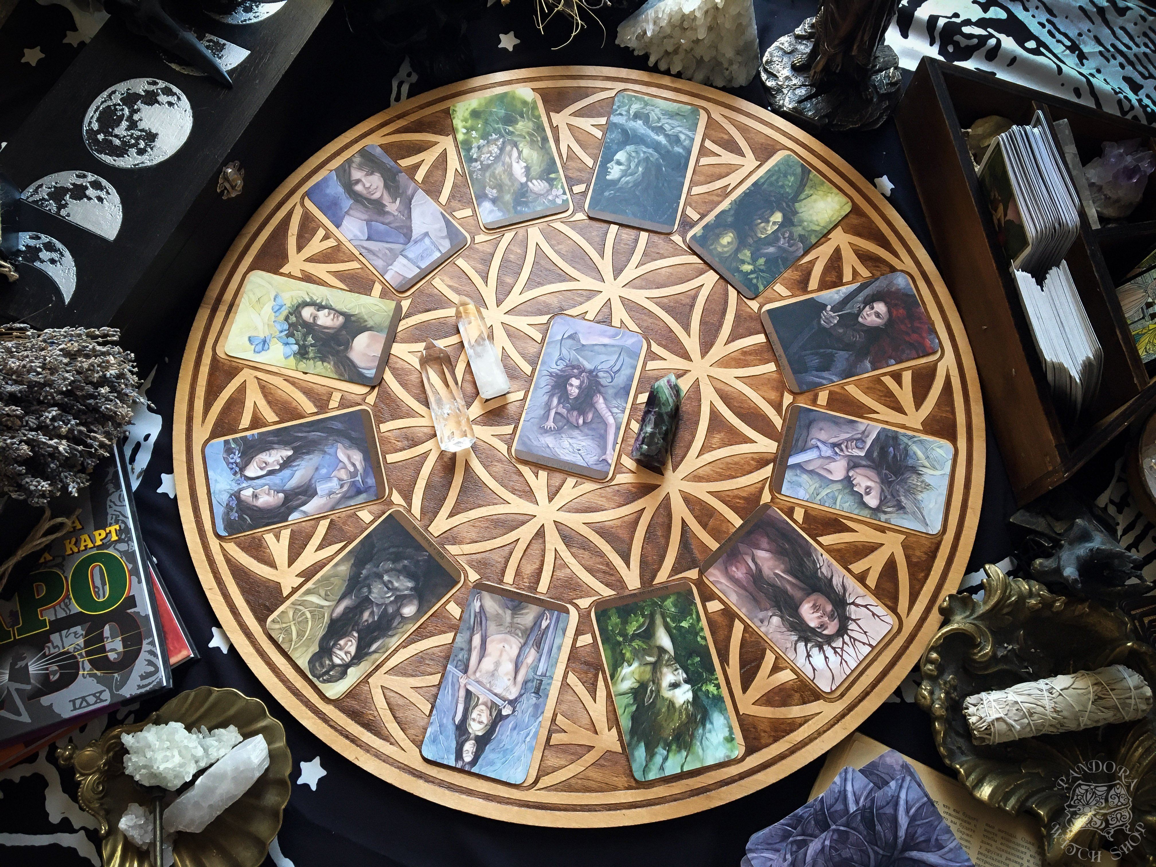 Tarot Spread Board Wheel of the Year - Natural